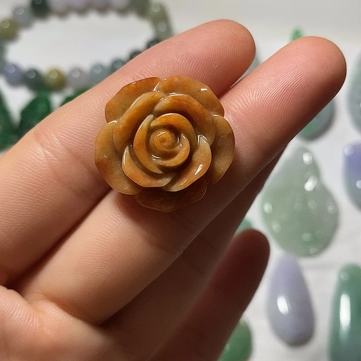 翡翠未镶嵌颈饰翡翠花