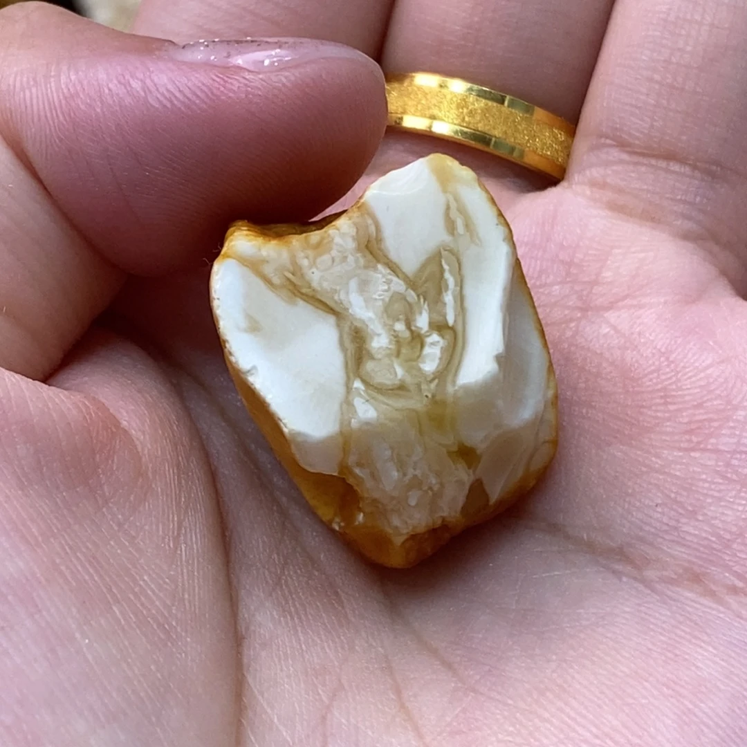 定制琥珀未镶嵌蜜蜡