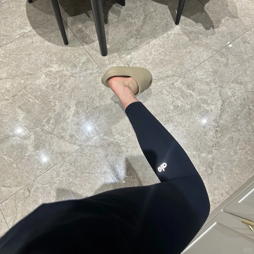 ALO腿标反光字母印花瑜伽束脚裤高腰提臀裸感神裤显瘦运动长裤女