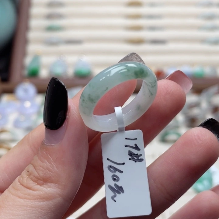 翡翠未镶嵌戒指a42港圈17牛奶底飘花