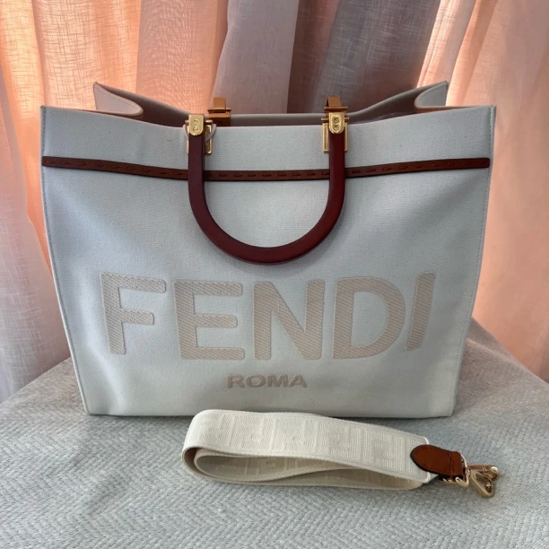 99新 FENDI/芬迪 tote中号白色sunshine木手柄托特99新时尚手拎包