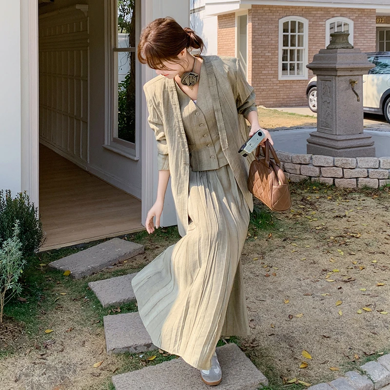 法式高级感西装马甲套装裙女2025春季新款温柔风外套半身裙三件套