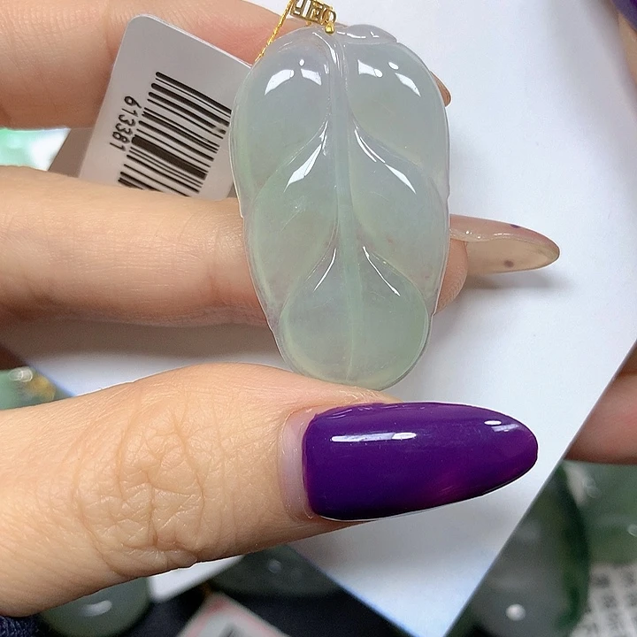 翡翠18K金镶嵌颈饰挂件