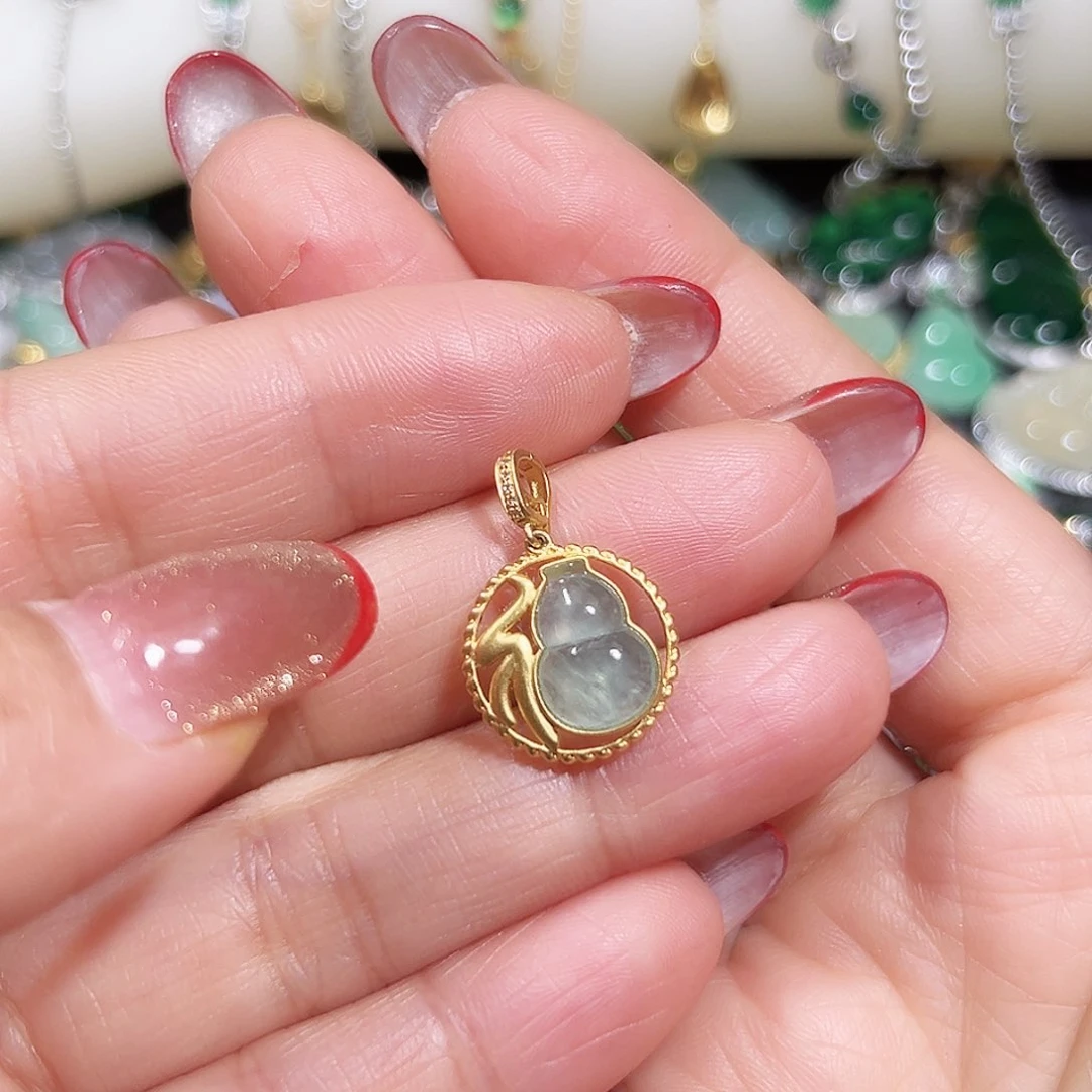 翡翠吊坠(不含链)18K金镶嵌