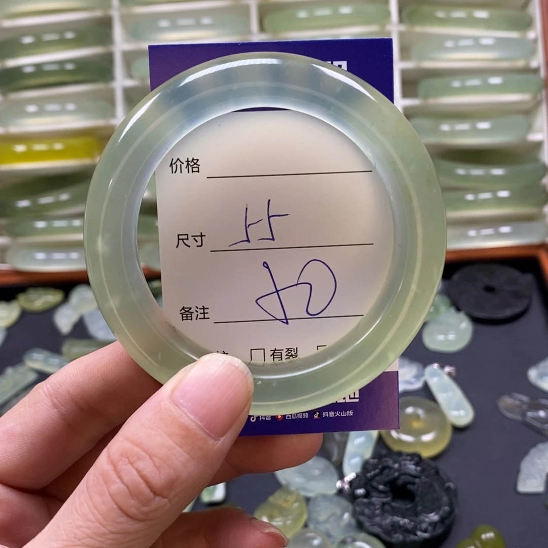 ****i蛇纹石玉未镶嵌手镯