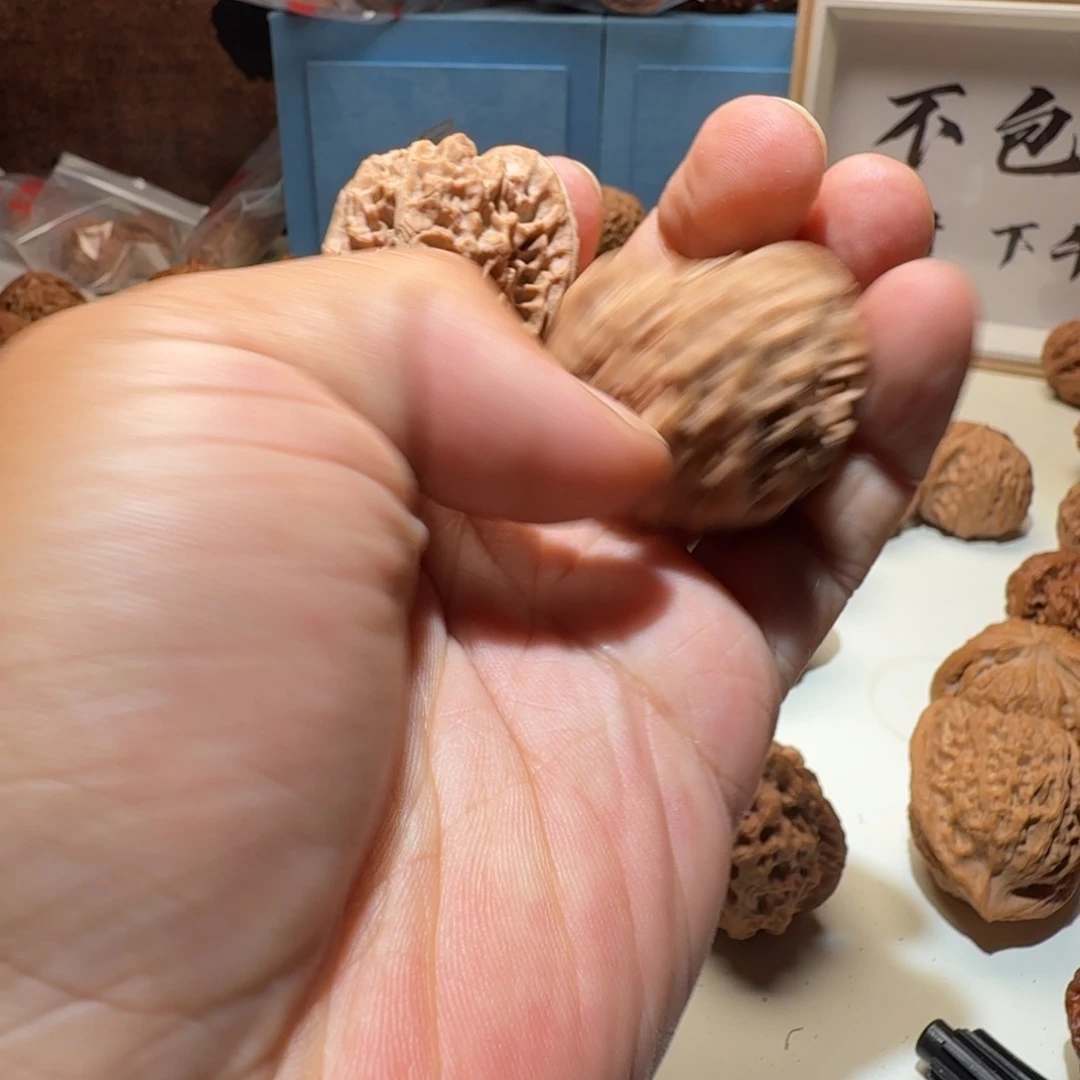 不***了文玩核桃吊坠没名