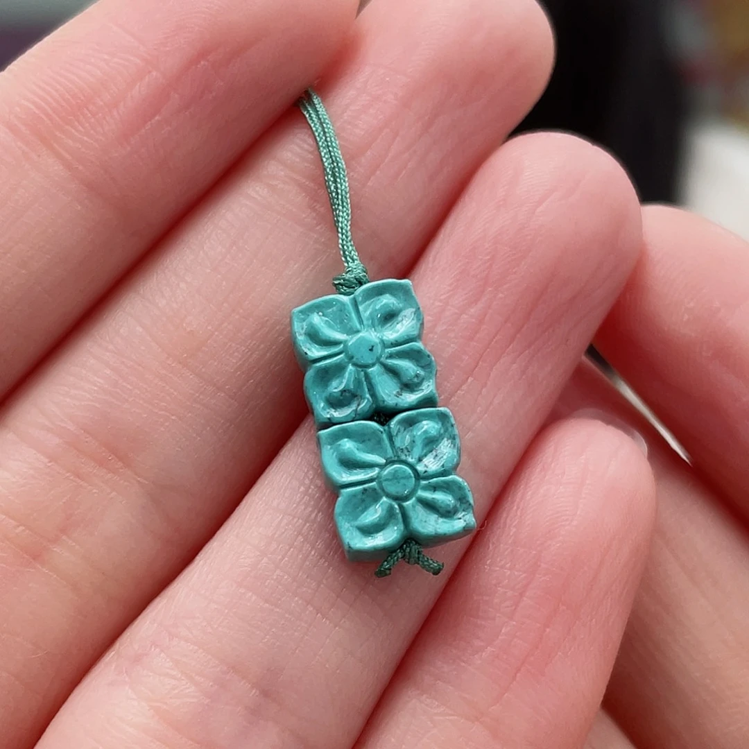 绿松石颈饰未镶嵌