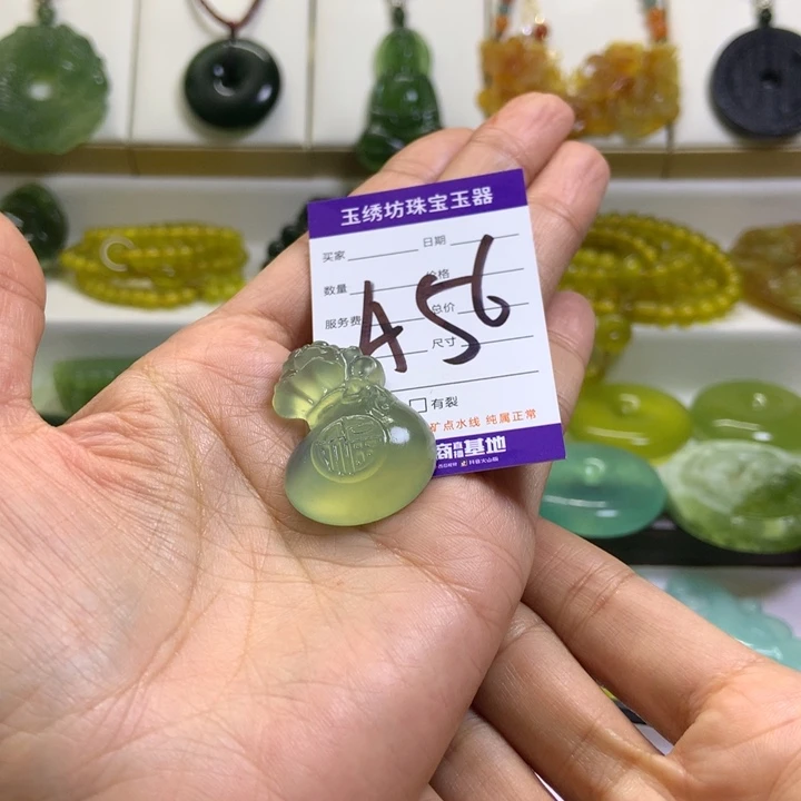 【闪购商品】未镶嵌蛇纹石玉颈饰苏**意