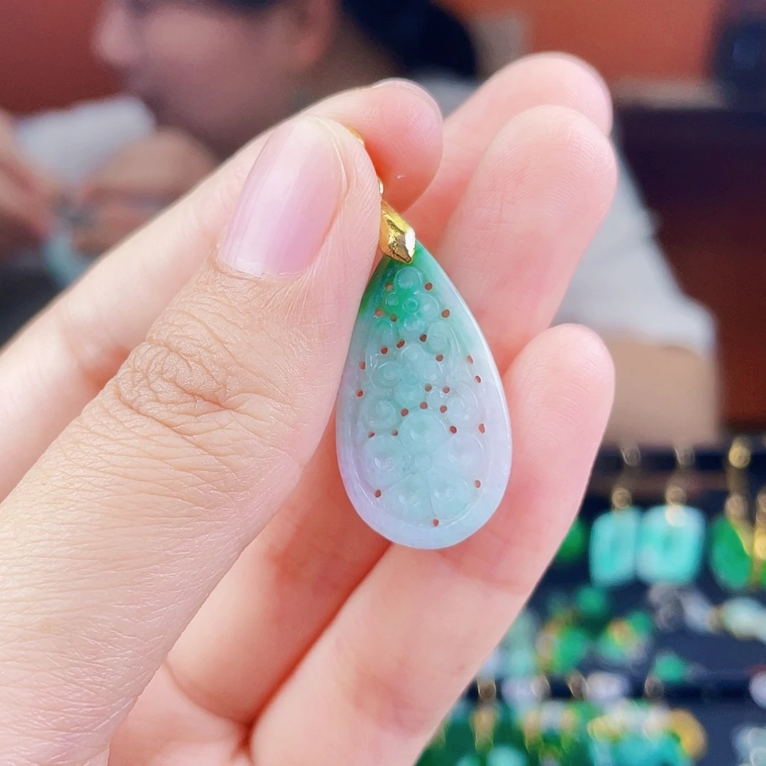 翡翠未镶嵌颈饰饰品