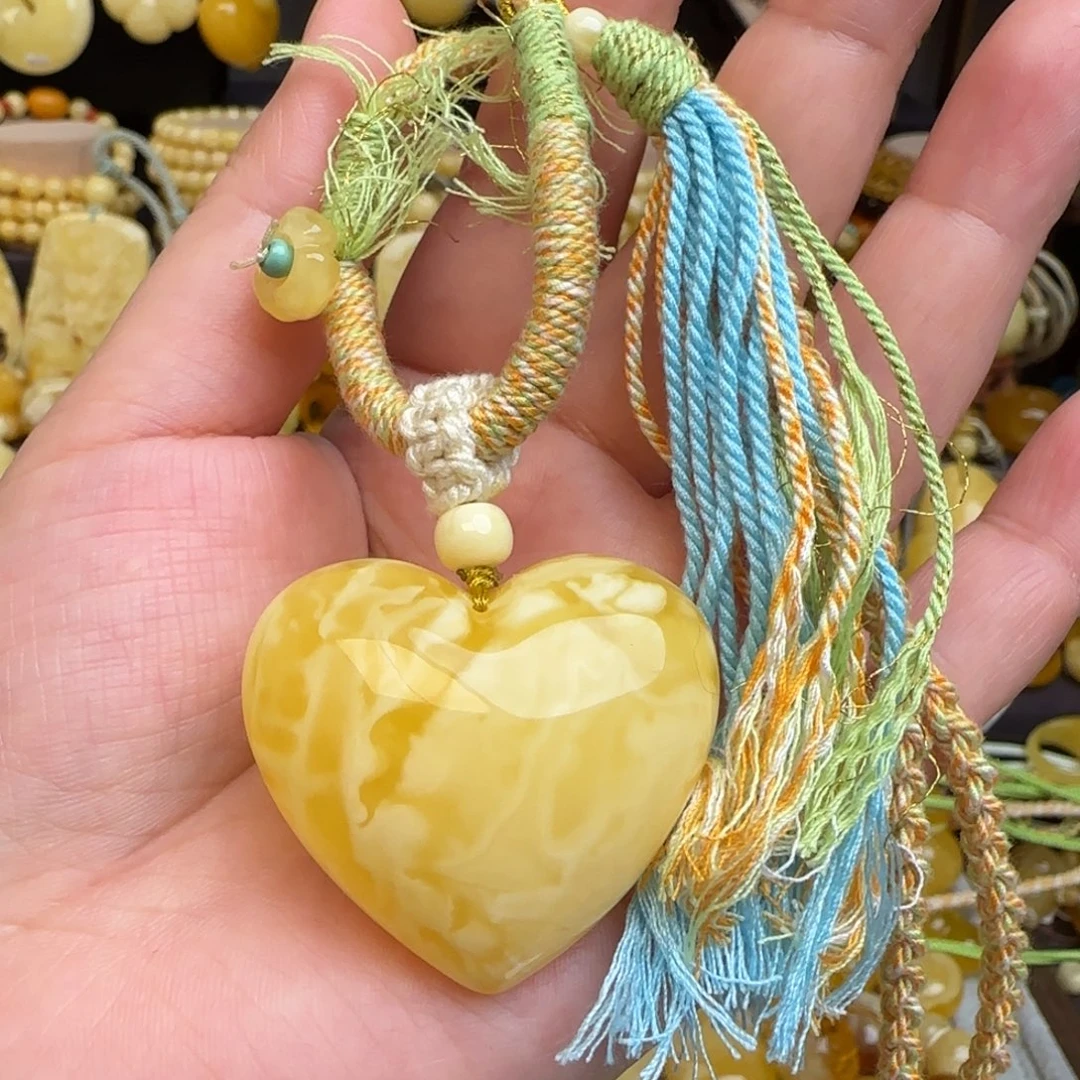 琥珀套链未镶嵌天然溶洞妖花蜜蜡爱心吊坠