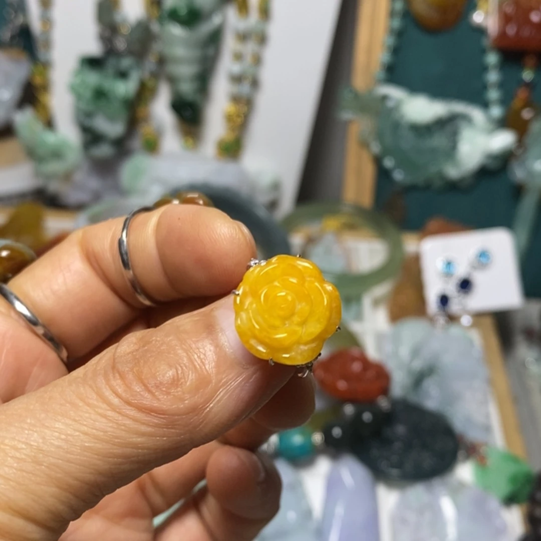 【闪购商品】翡翠吊坠(赠链)未镶嵌