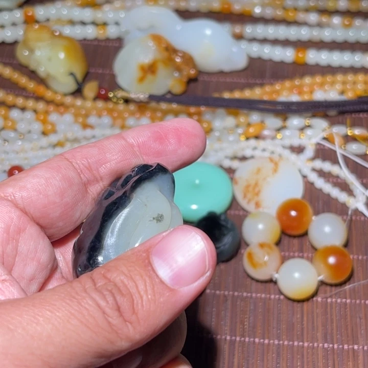 和田玉未镶嵌挂件