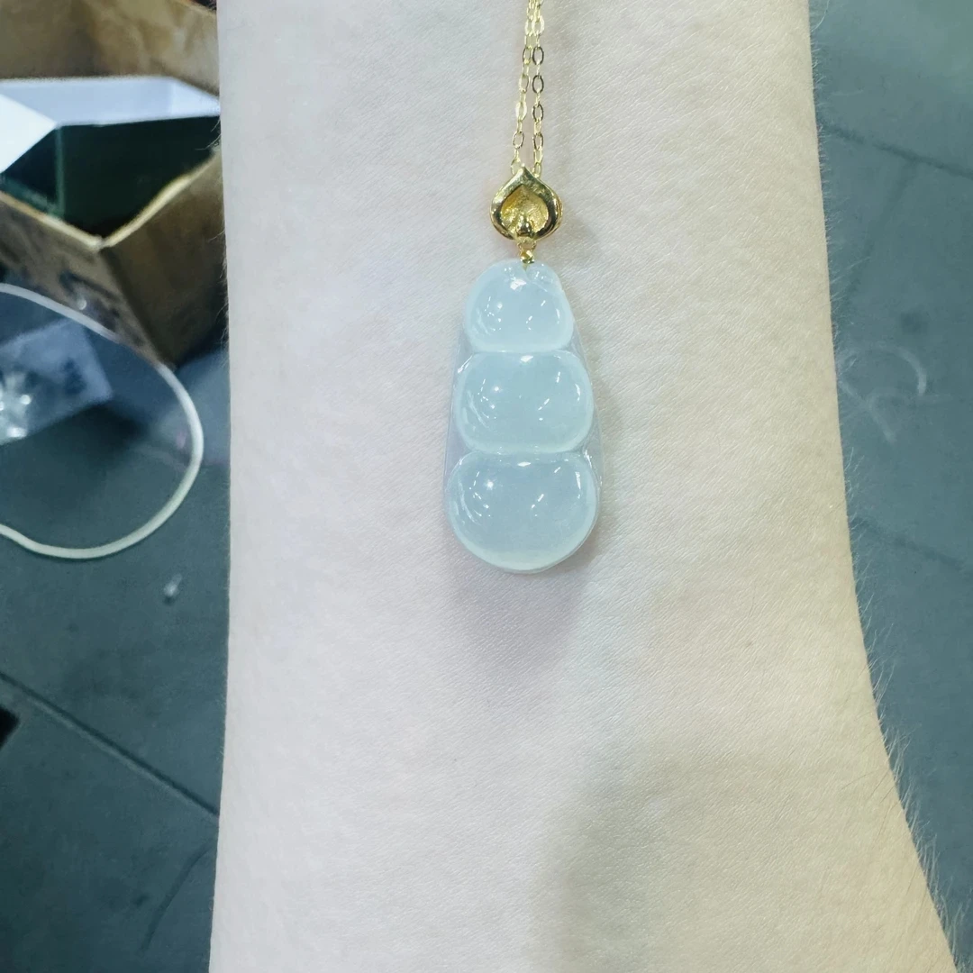 18K金天然A货翡翠福豆吊坠/X161