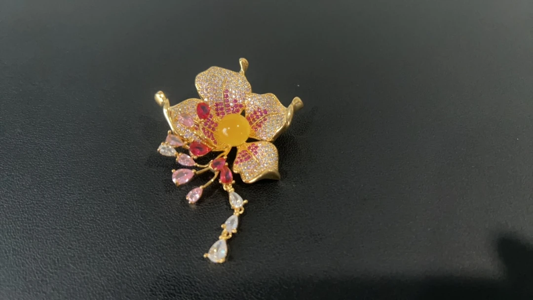 合金胸针 久也家花朵造型流苏胸针