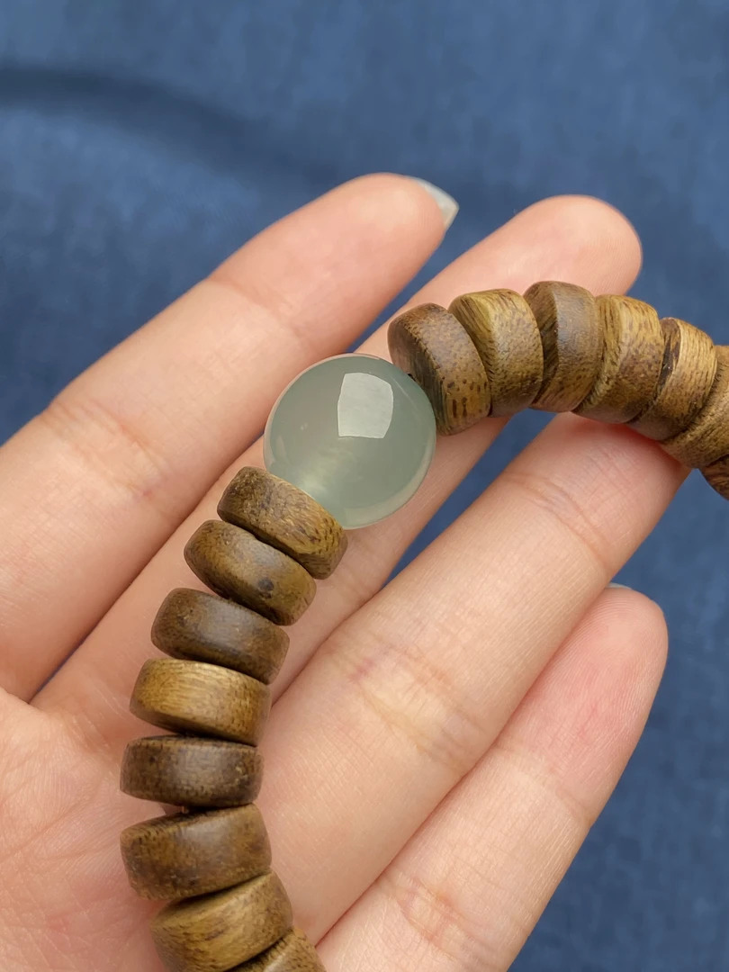 天然缅甸a货翡翠枣珠珠子手串搭配沉香手串尺寸：14.2-13.4