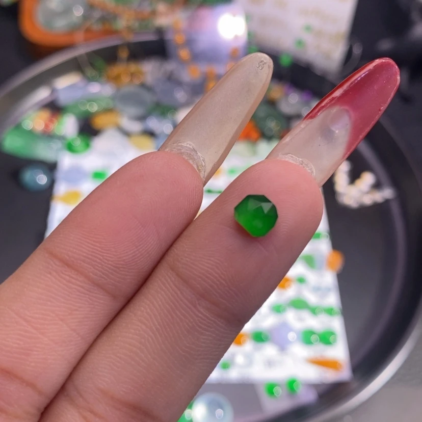 【闪购商品】翡翠挂件未镶嵌切割