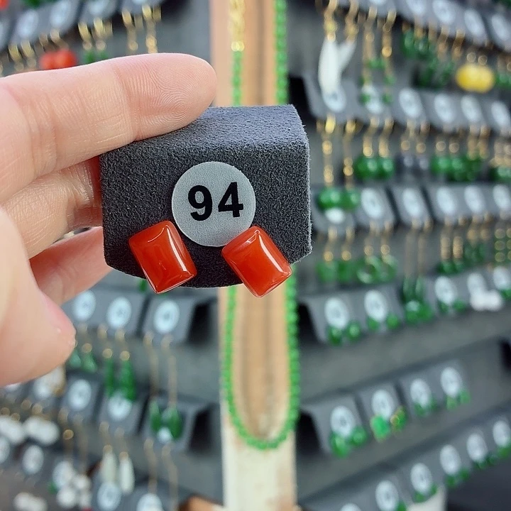 南红玛瑙18K金镶嵌耳饰