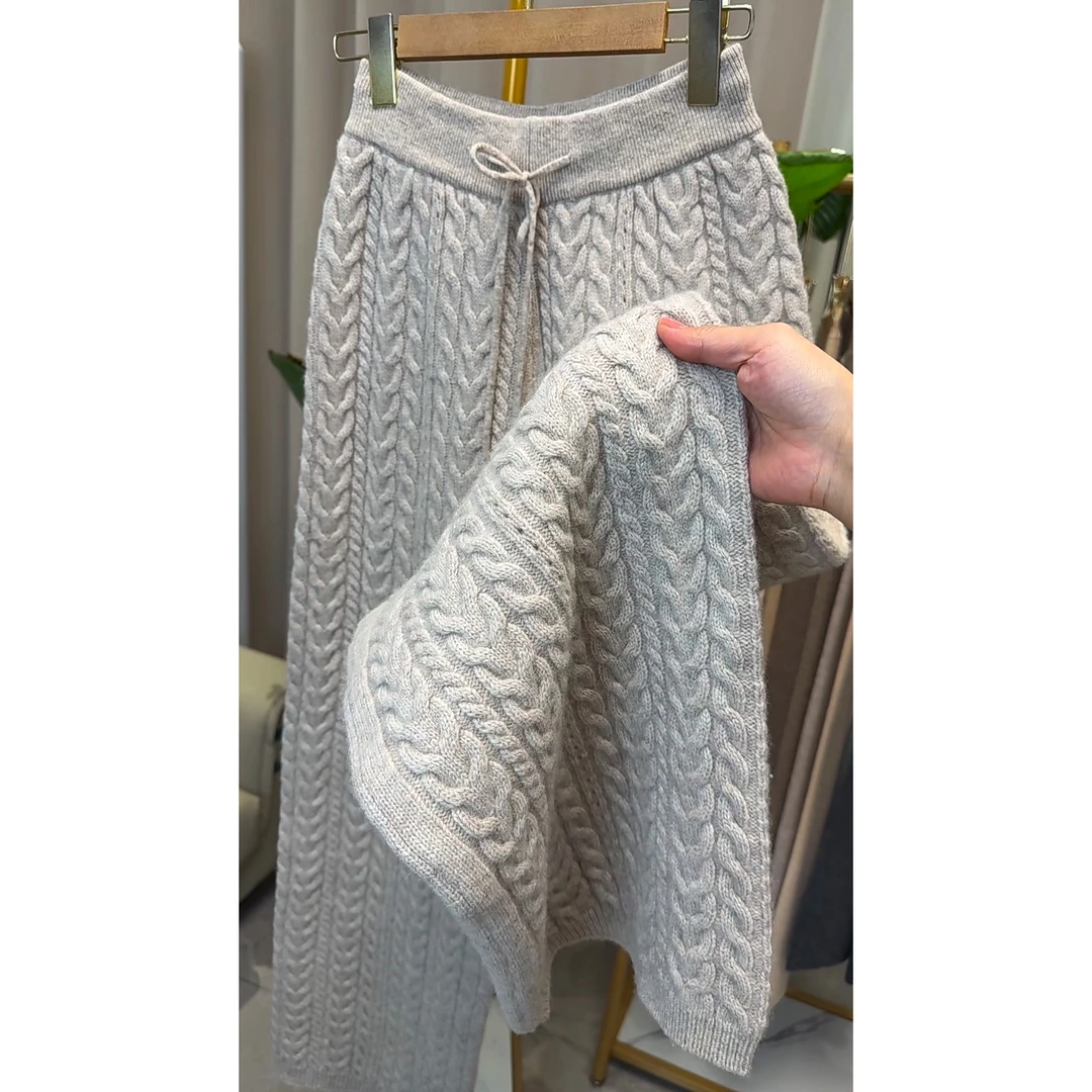 2025年秋冬季新款复古风麻花针织直筒裤女外穿时尚高腰百搭休闲裤