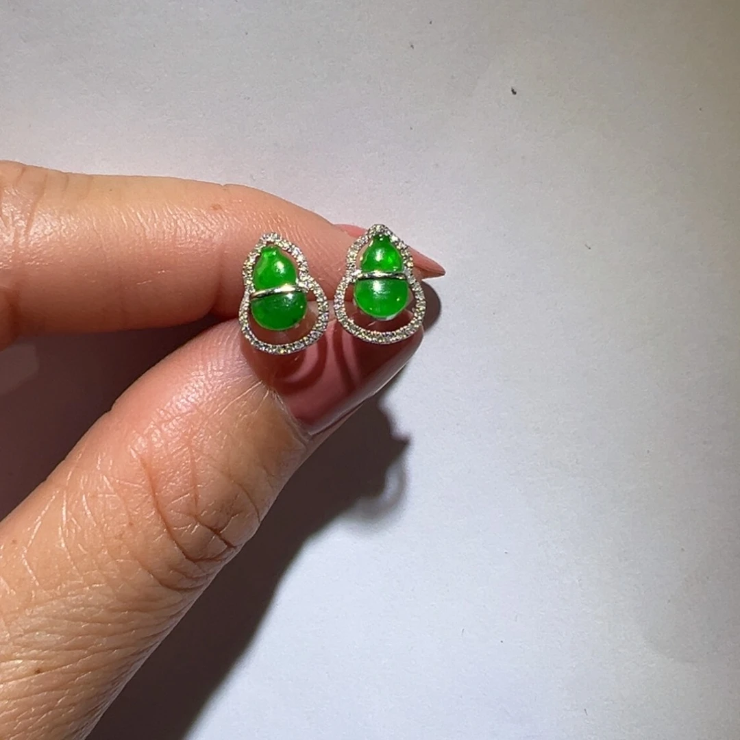 翡翠颈饰18K金镶嵌耳钉