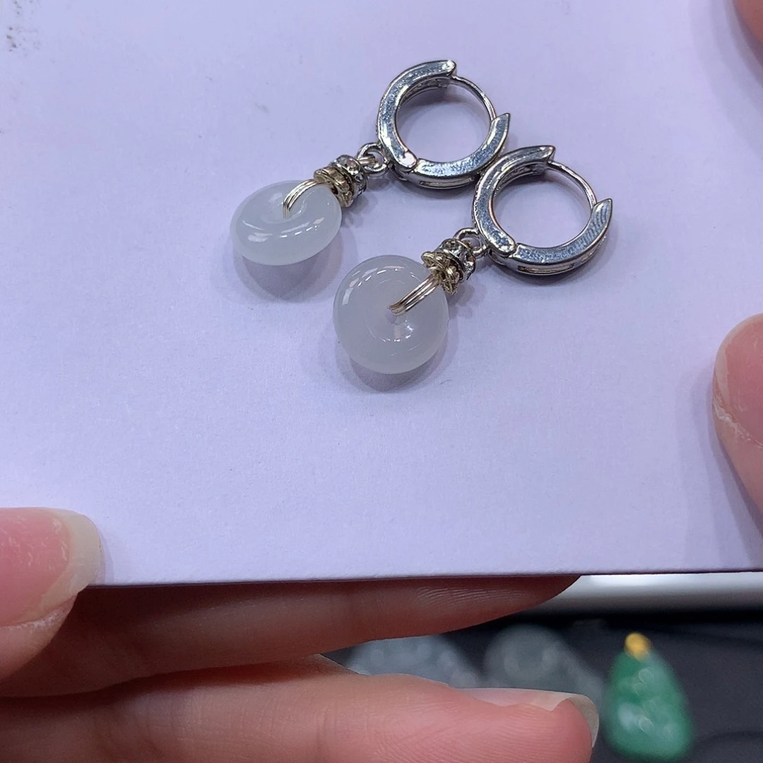 颈饰未镶嵌翡翠平安扣