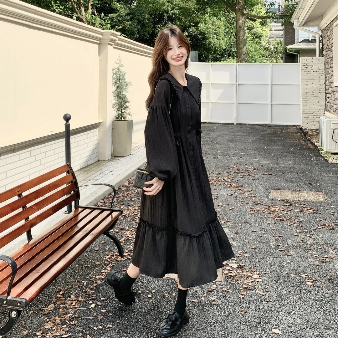 黑色娃娃领长袖连衣裙女春季2025新款森系减龄灯笼袖设计感初恋裙
