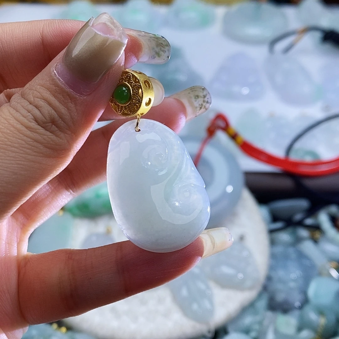 翡翠未镶嵌颈饰2636