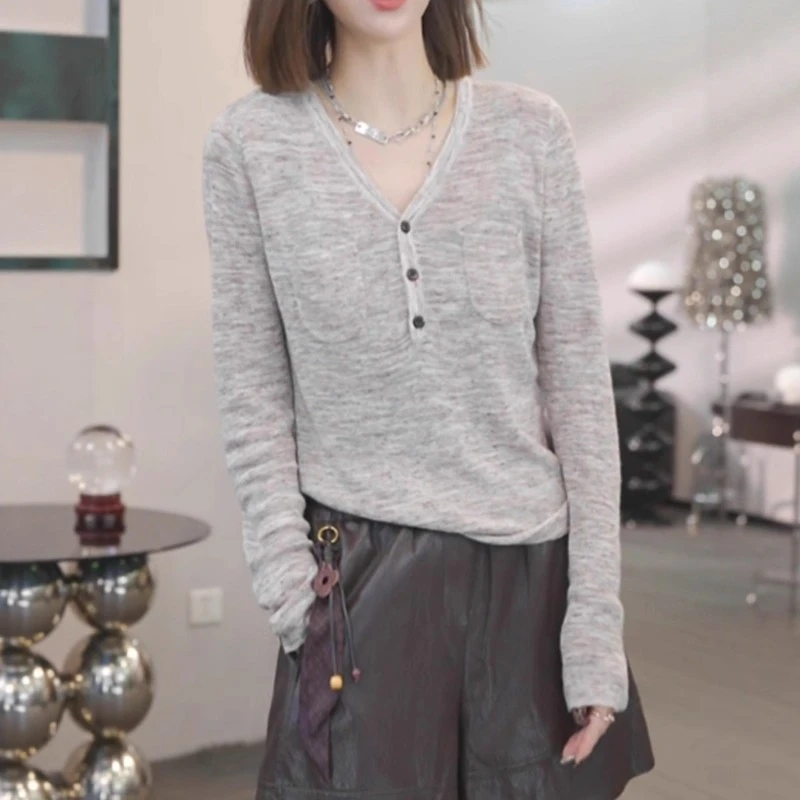 时尚洋气V领长袖T恤女秋季新款胖MM大码女装显瘦设计感打底衫上衣