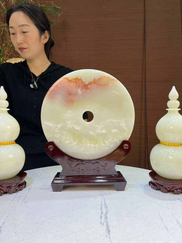 精品天然玉石摆件