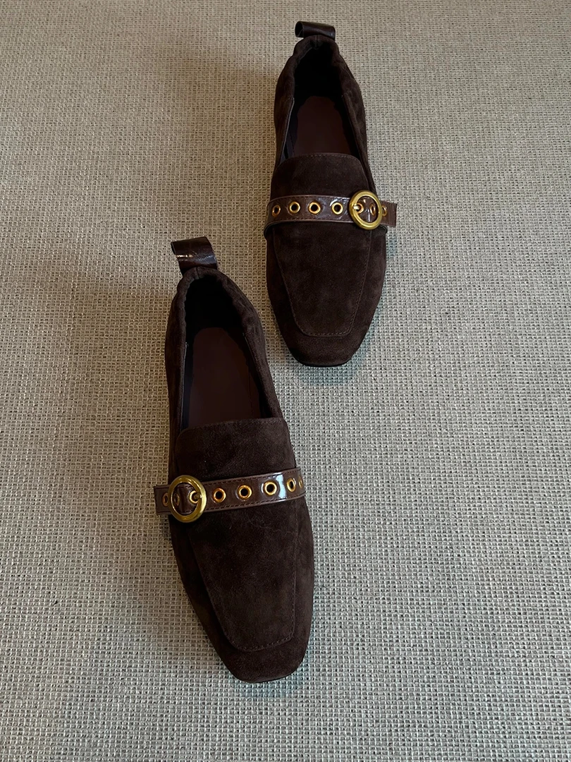 啤梨~复古绒面方头乐福鞋平底秋冬新款通勤金属扣懒人一脚蹬单鞋