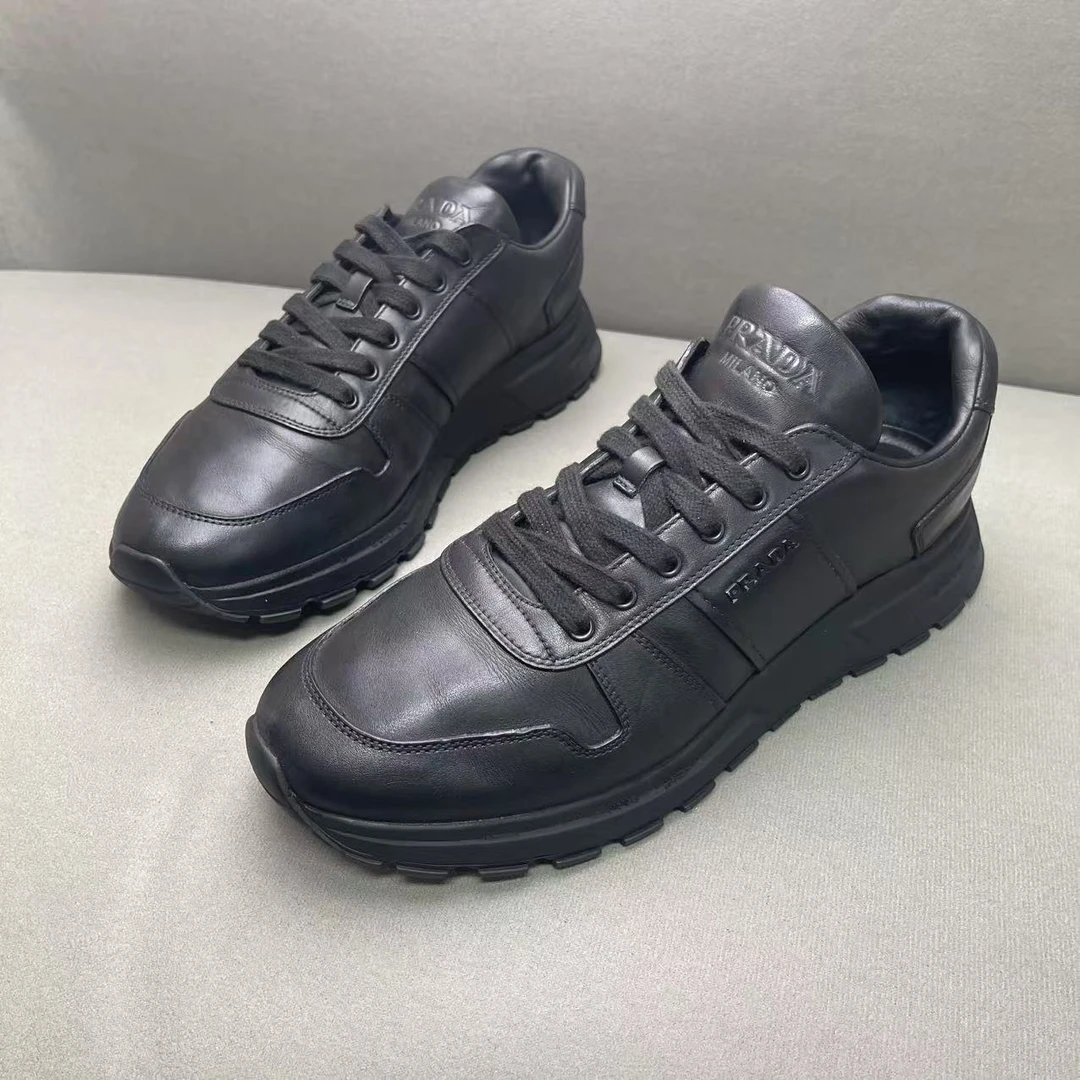95新 Prada/普拉达 黑色时尚百搭舒适皮革面潮流运动鞋 41码