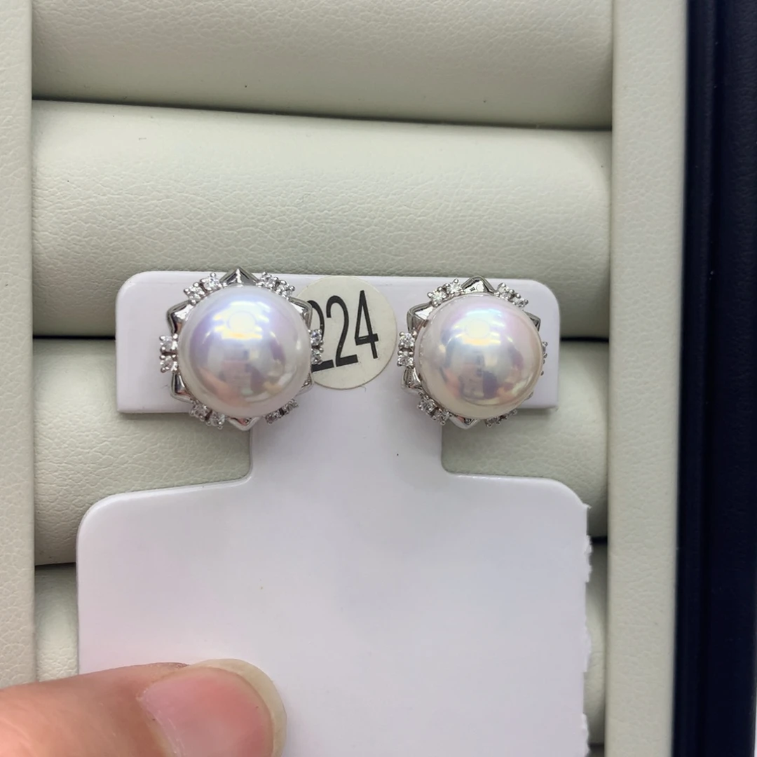 18K金镶嵌淡水珍珠耳饰