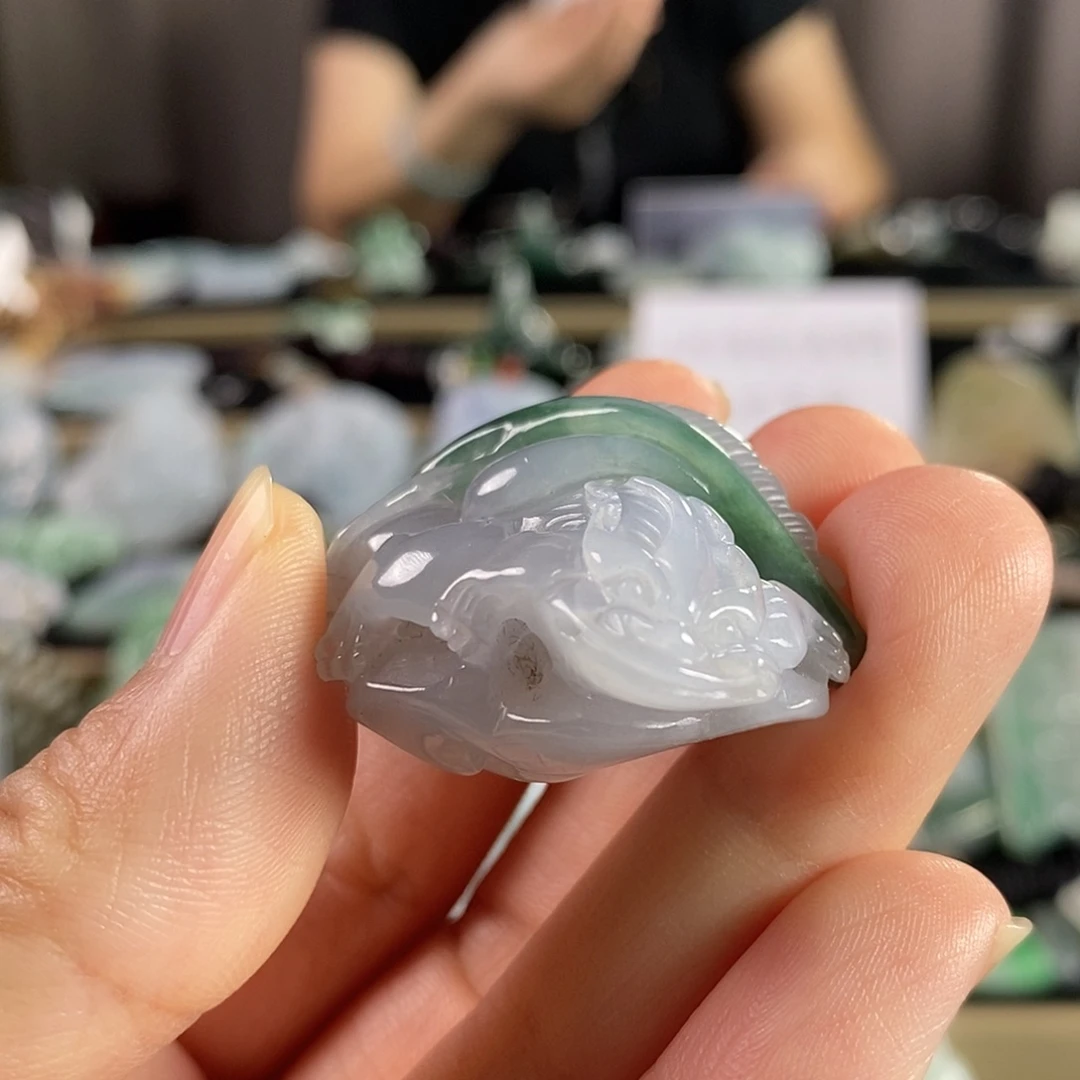 翡翠未镶嵌颈饰吊坠