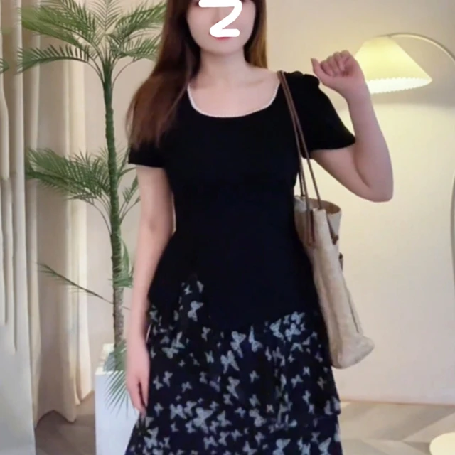 大码女装法式气质珍珠边领开叉上衣女夏季胖mm显瘦遮肚短袖T恤潮