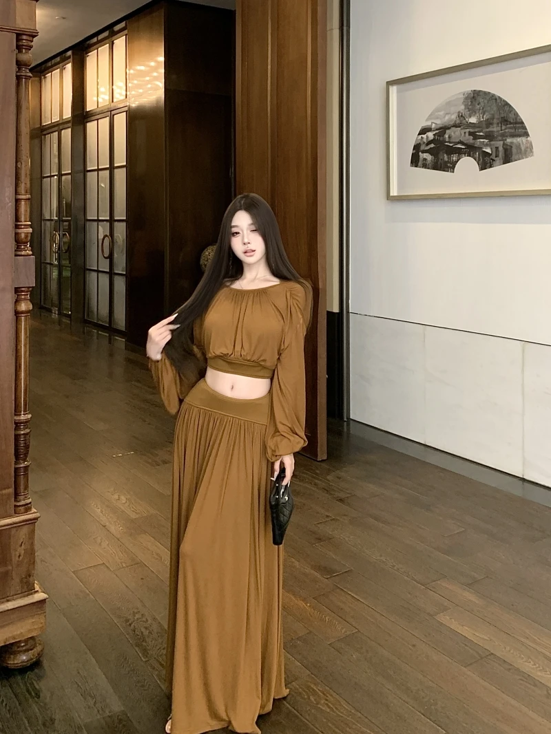 法式气质蝙蝠袖圆领短款上衣高腰抽褶垂感开叉半裙焦糖色套装女秋