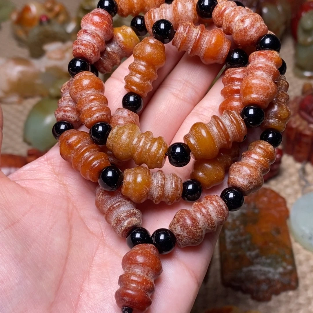 蛇纹石玉未镶嵌颈饰