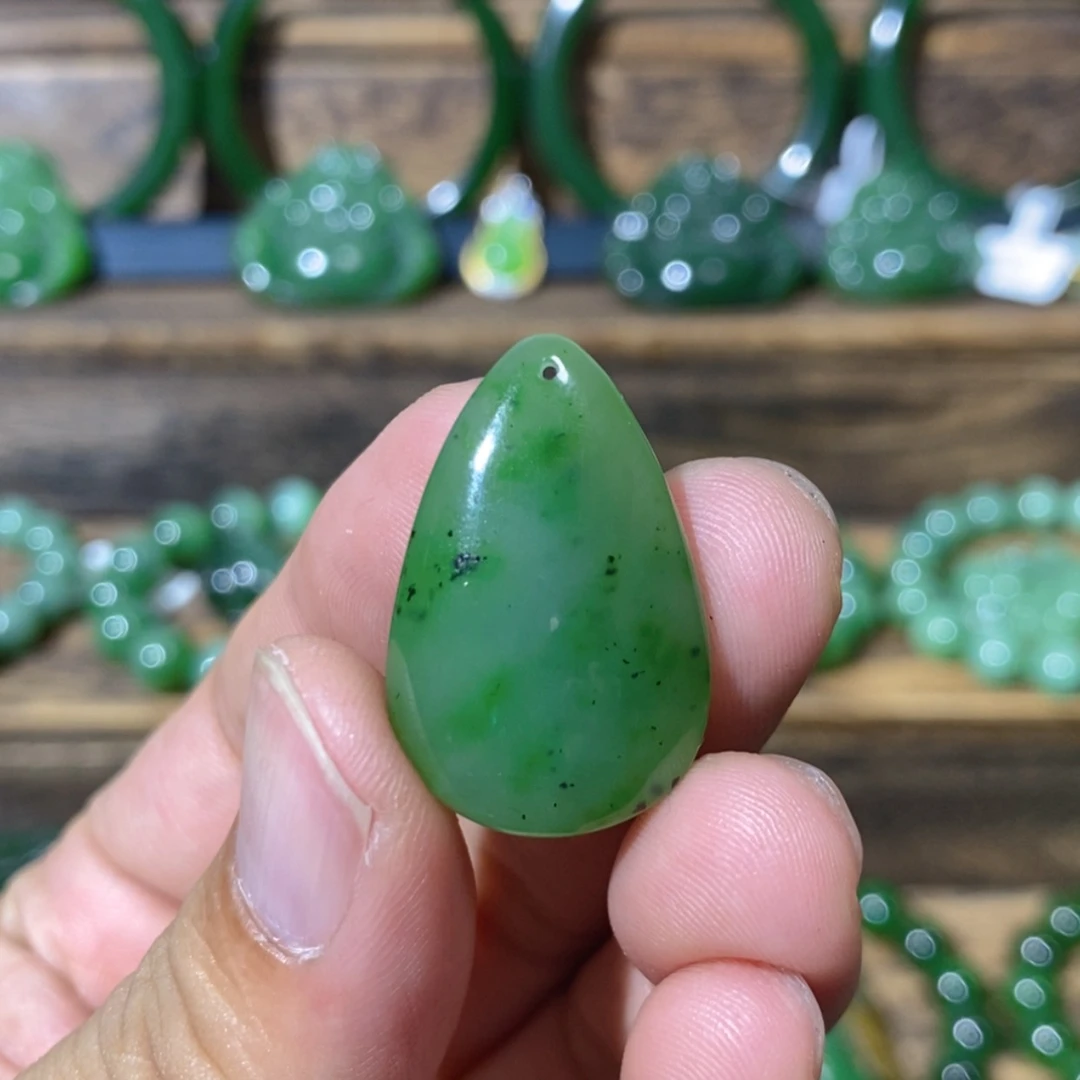 【闪购商品】和田玉未镶嵌吊坠(不含链)乌兰海碧玉水滴