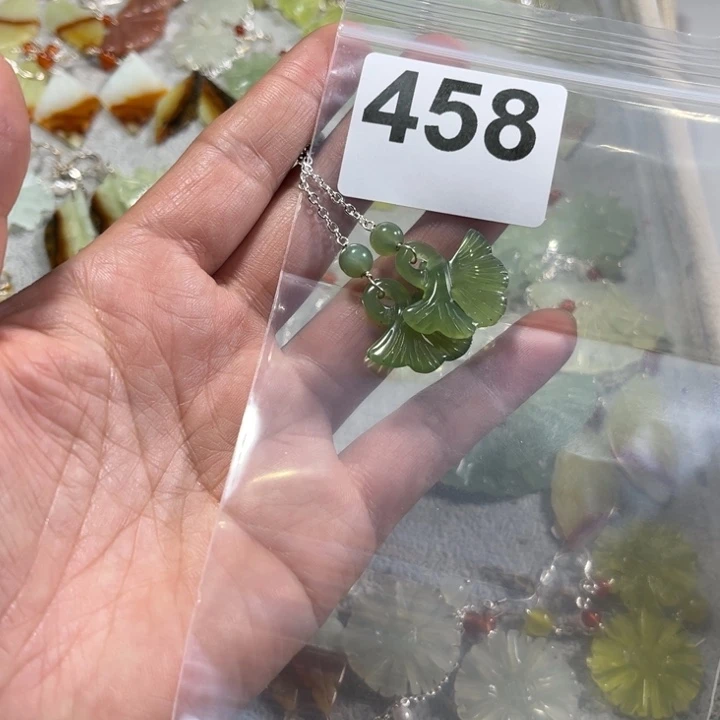 蛇纹石玉耳饰未镶嵌浅**忆