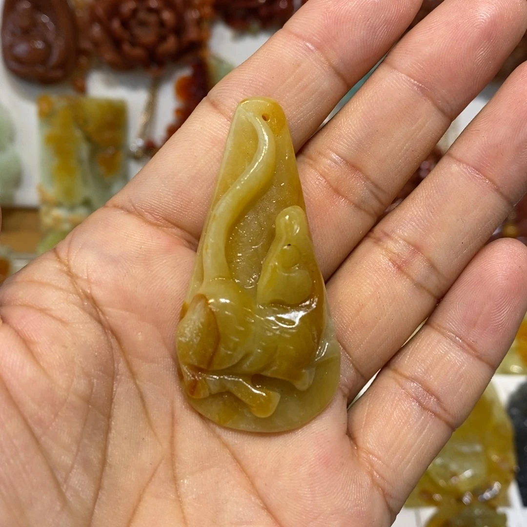 未镶嵌蛇纹石玉颈饰