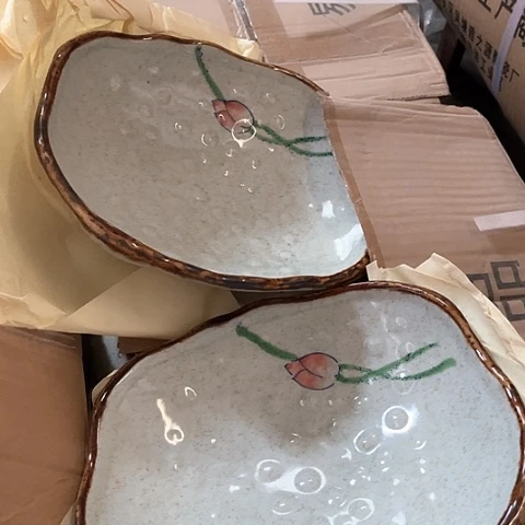 微瑕，不能明火，口径22高5宽17，2个珠点