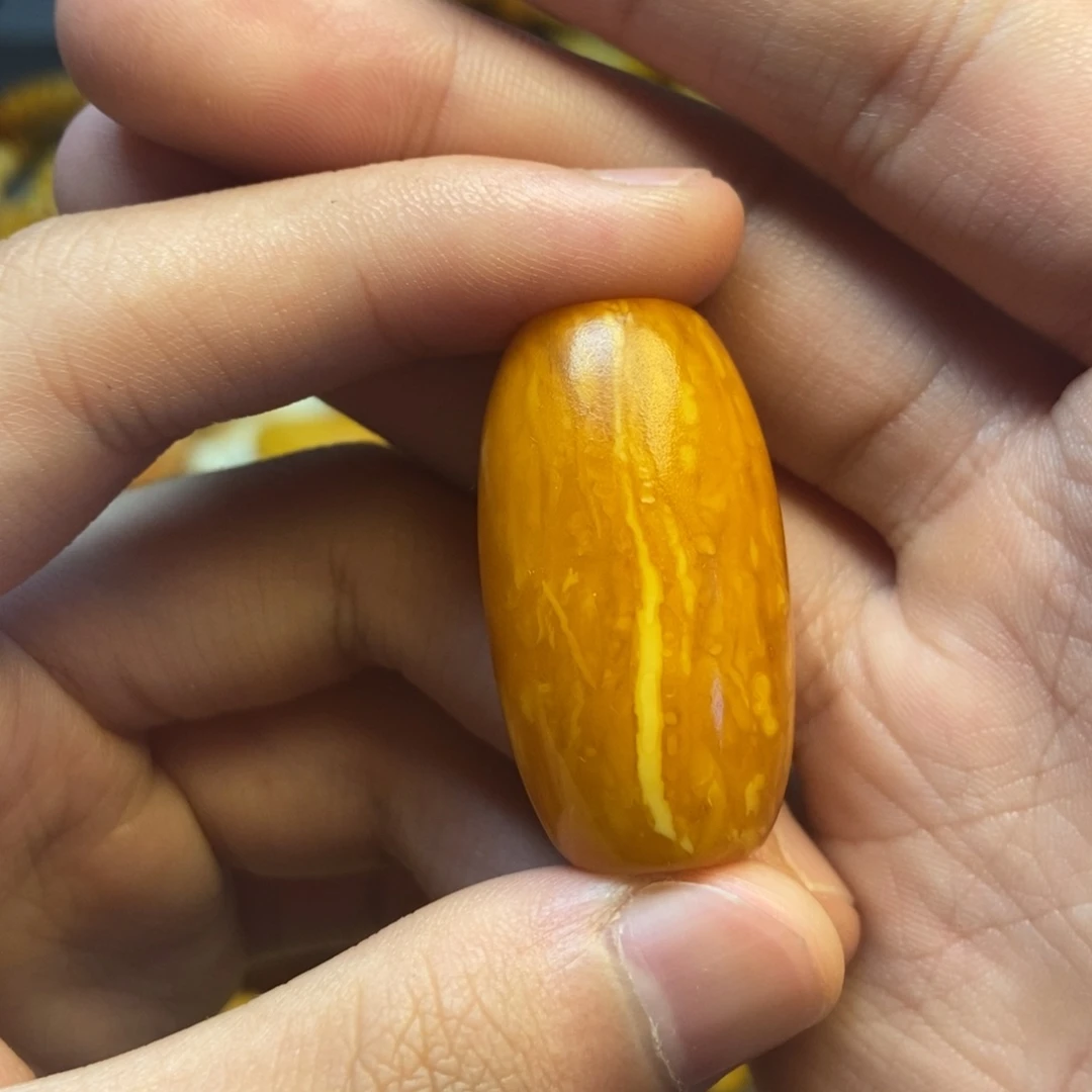 蜜蜡未镶嵌珠宝奇石