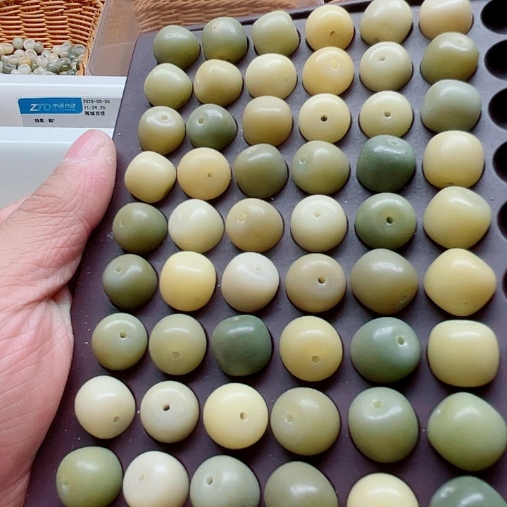 白玉菩提吊坠瑕疵13-12青提桶珠60颗