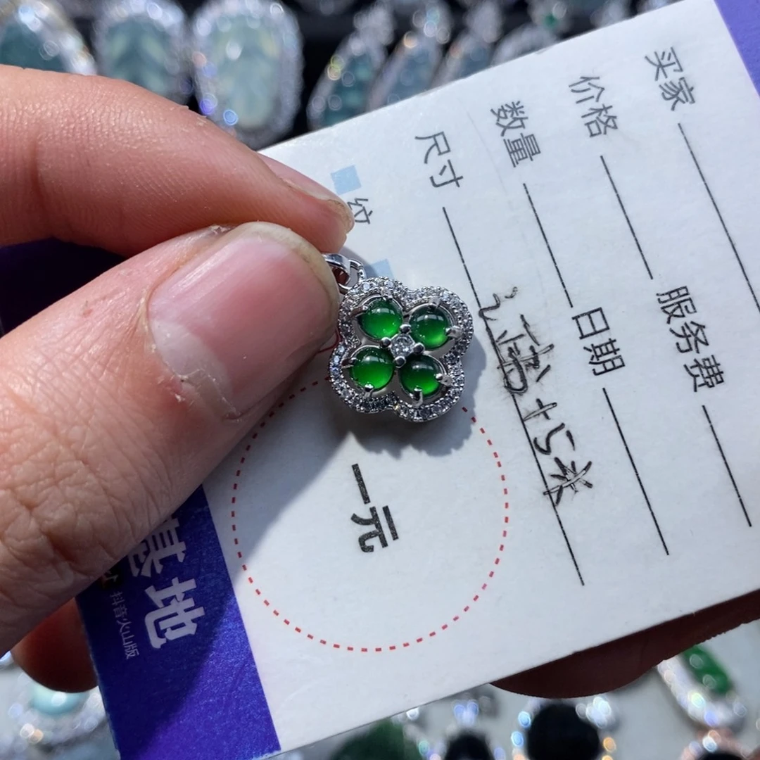 翡翠颈饰未镶嵌翡翠