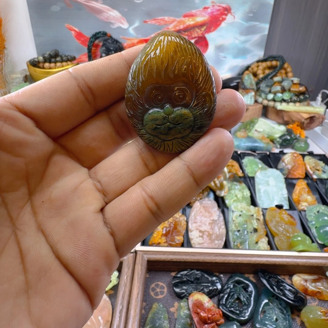 蛇纹石玉未镶嵌颈饰