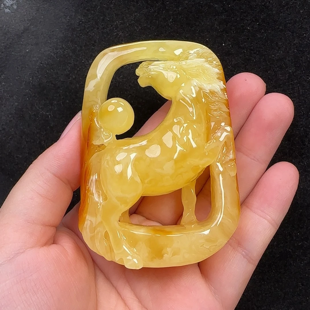 蜜蜡未镶嵌珠宝奇石
