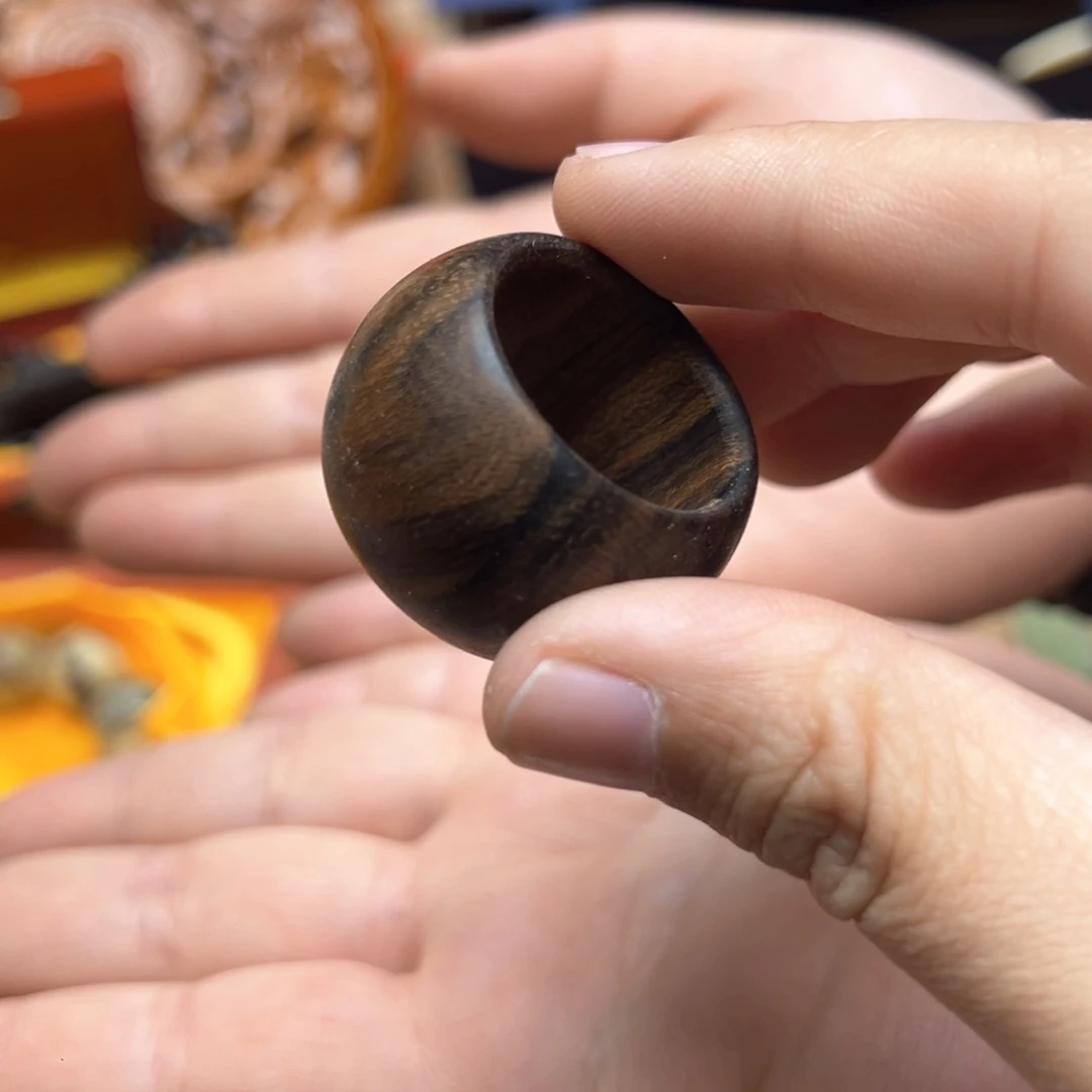 大叶紫檀（黑酸枝木类）