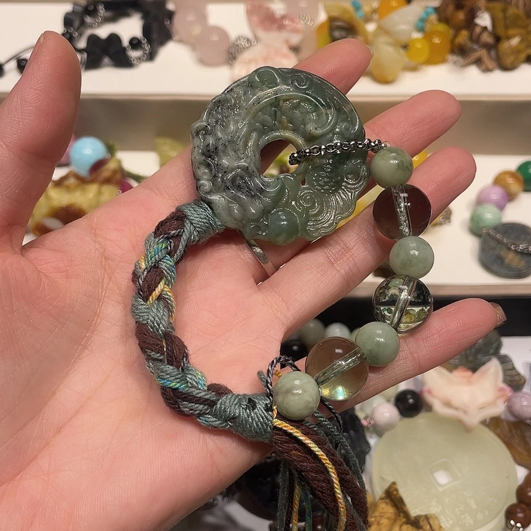 Z***°蛇纹石玉合金颈饰