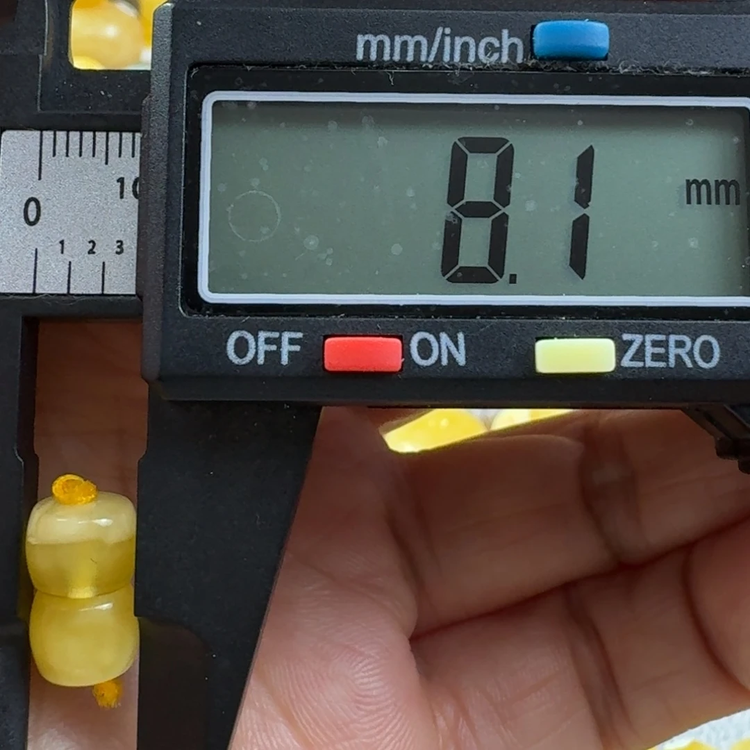 蜜蜡未镶嵌裸石15杂