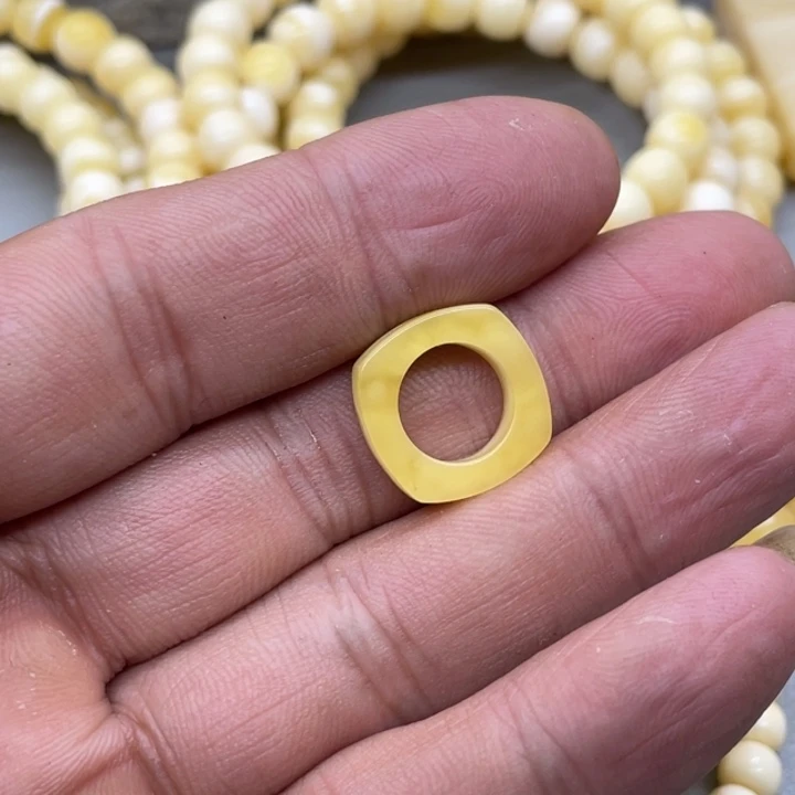 琥珀未镶嵌裸石跑环