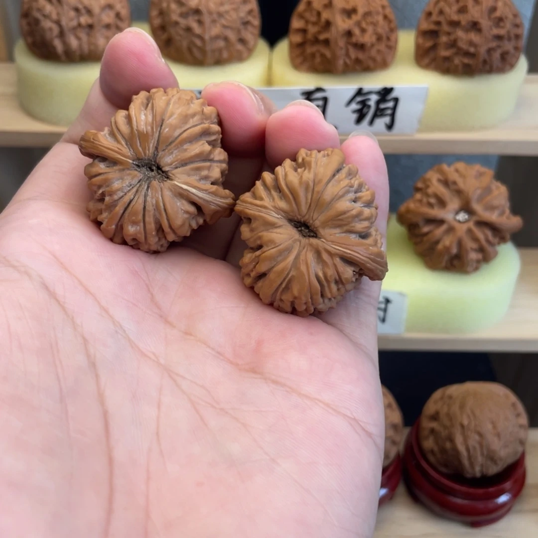 文玩核桃吊坠特价四座楼36