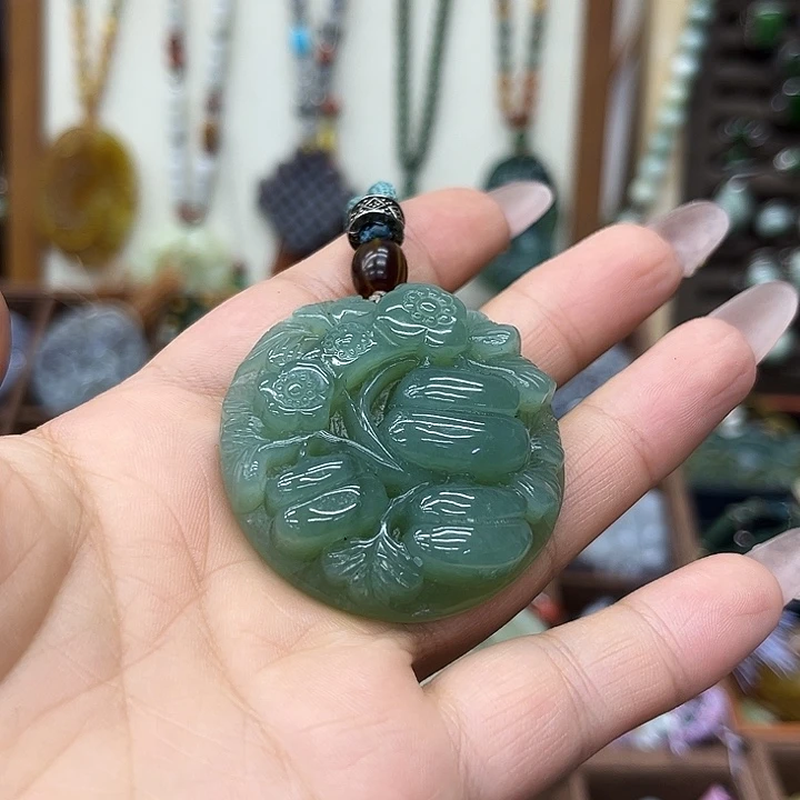 未镶嵌蛇纹石玉颈饰